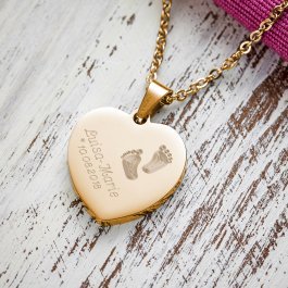 Herz Anhänger Kette mit Gravur Babyfuss - Gold - Personalisiert