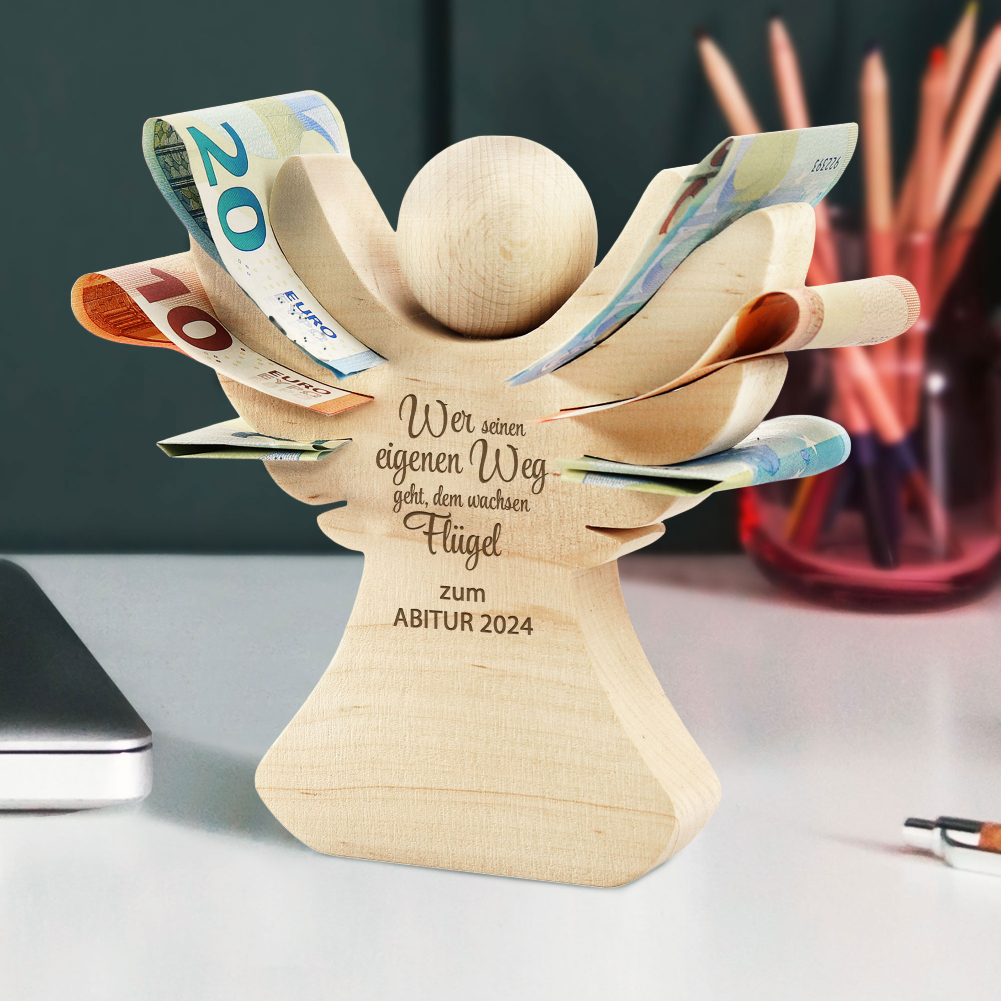 Engel aus Holz mit Gravur zum Abitur Engel aus Holz mit Gravur zum Abitur