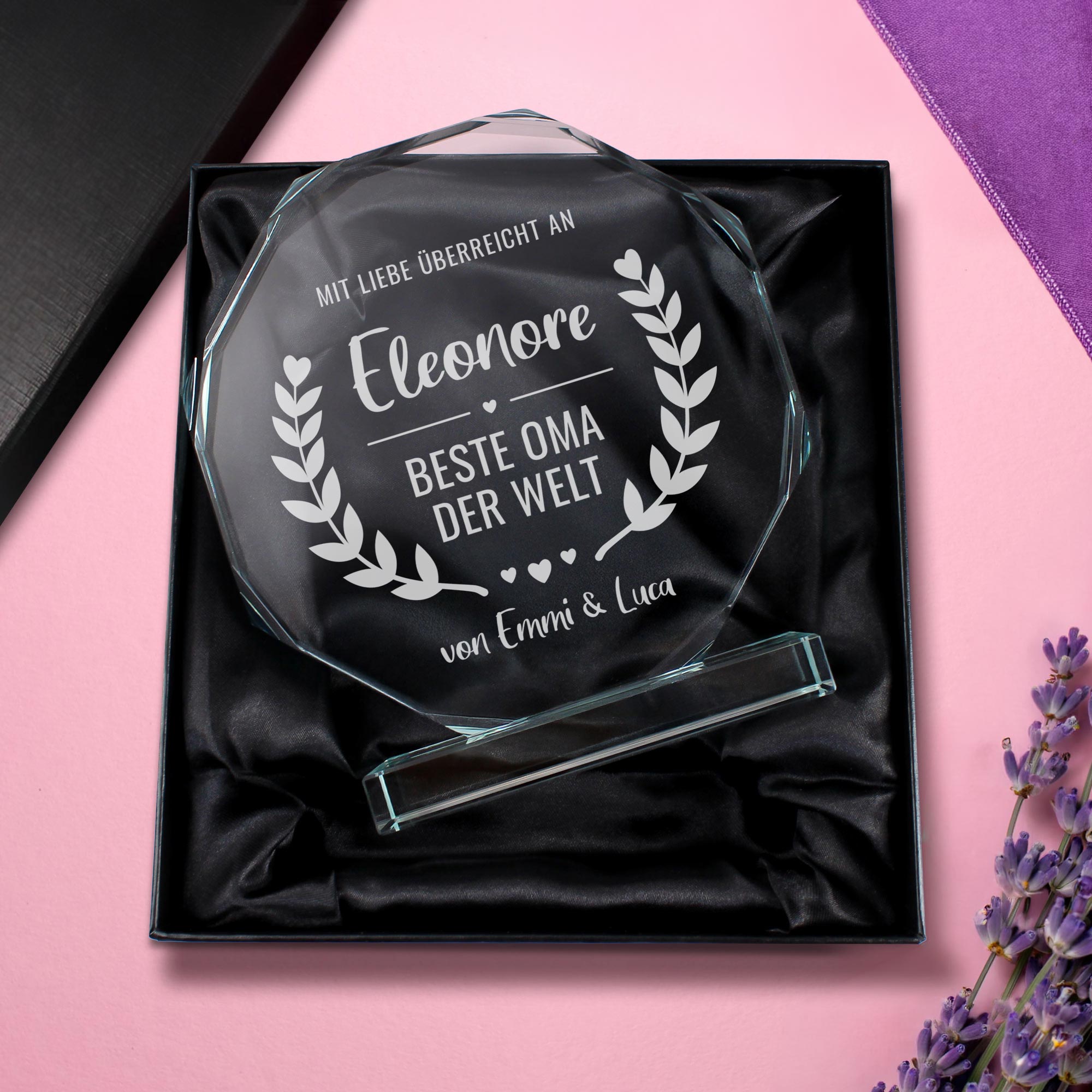 Personalisierter Pokal aus Glas mit Facettenschliff - Beste Oma der Welt