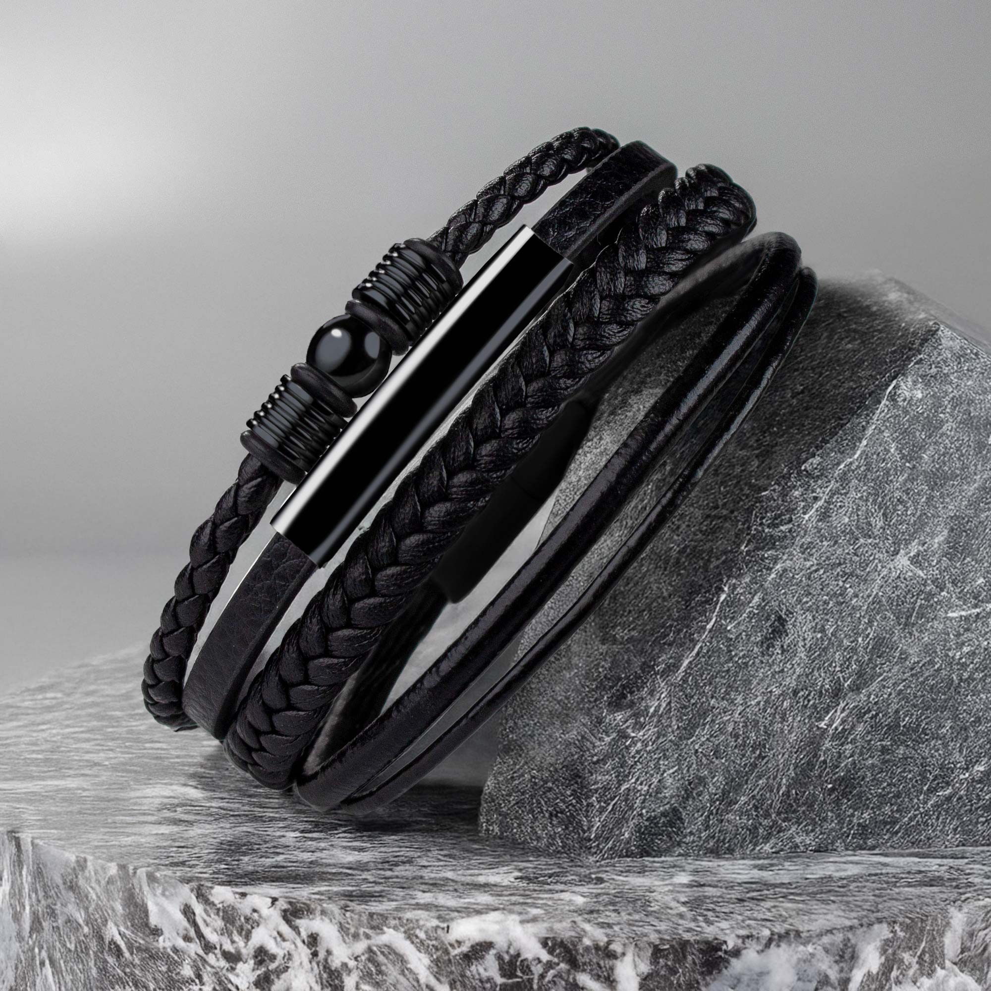 Geflochtenes Herrenarmband mit Beads Schwarz – Lederarmband