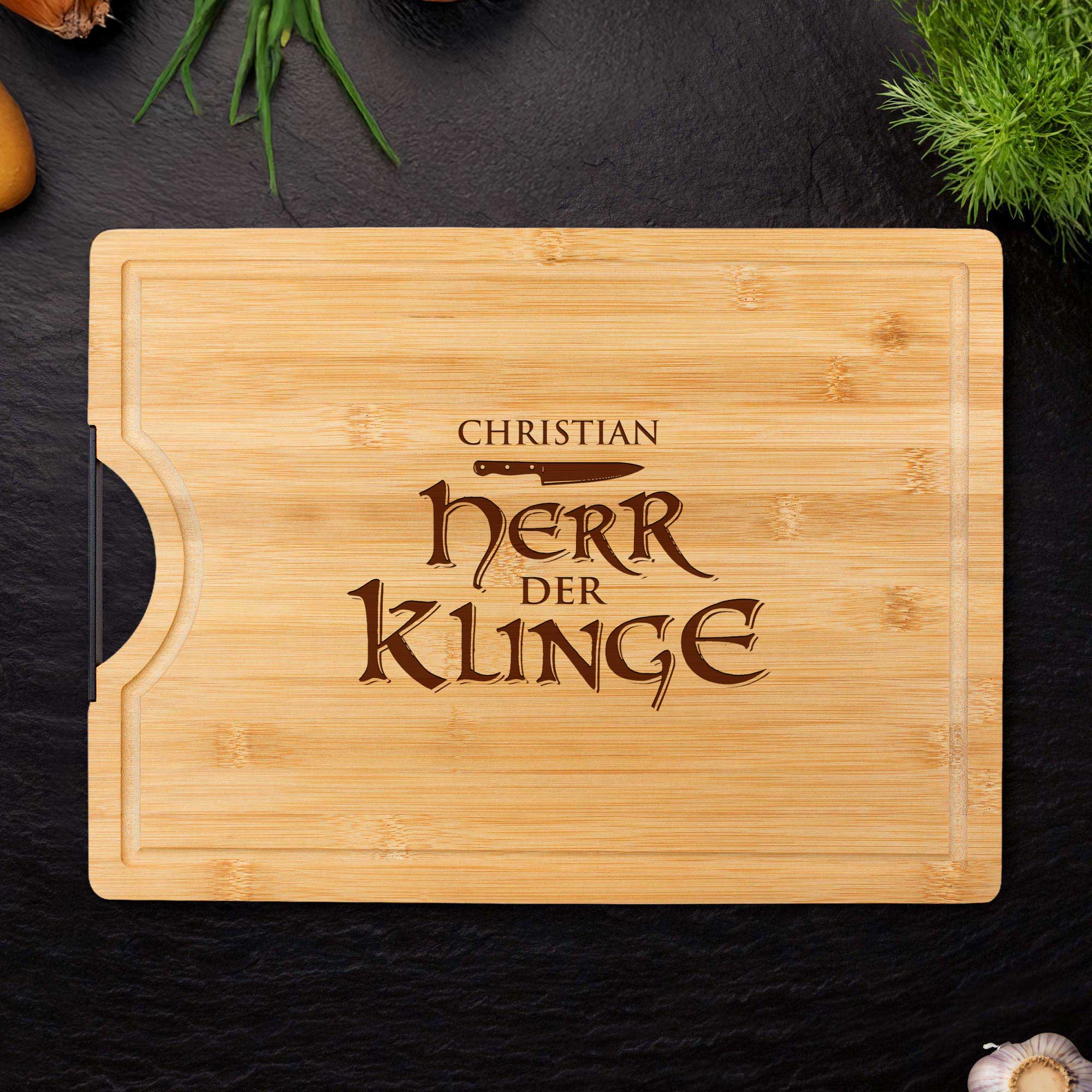 Bambusholz Grillbrett mit Metallgriff - Herr der Klinge