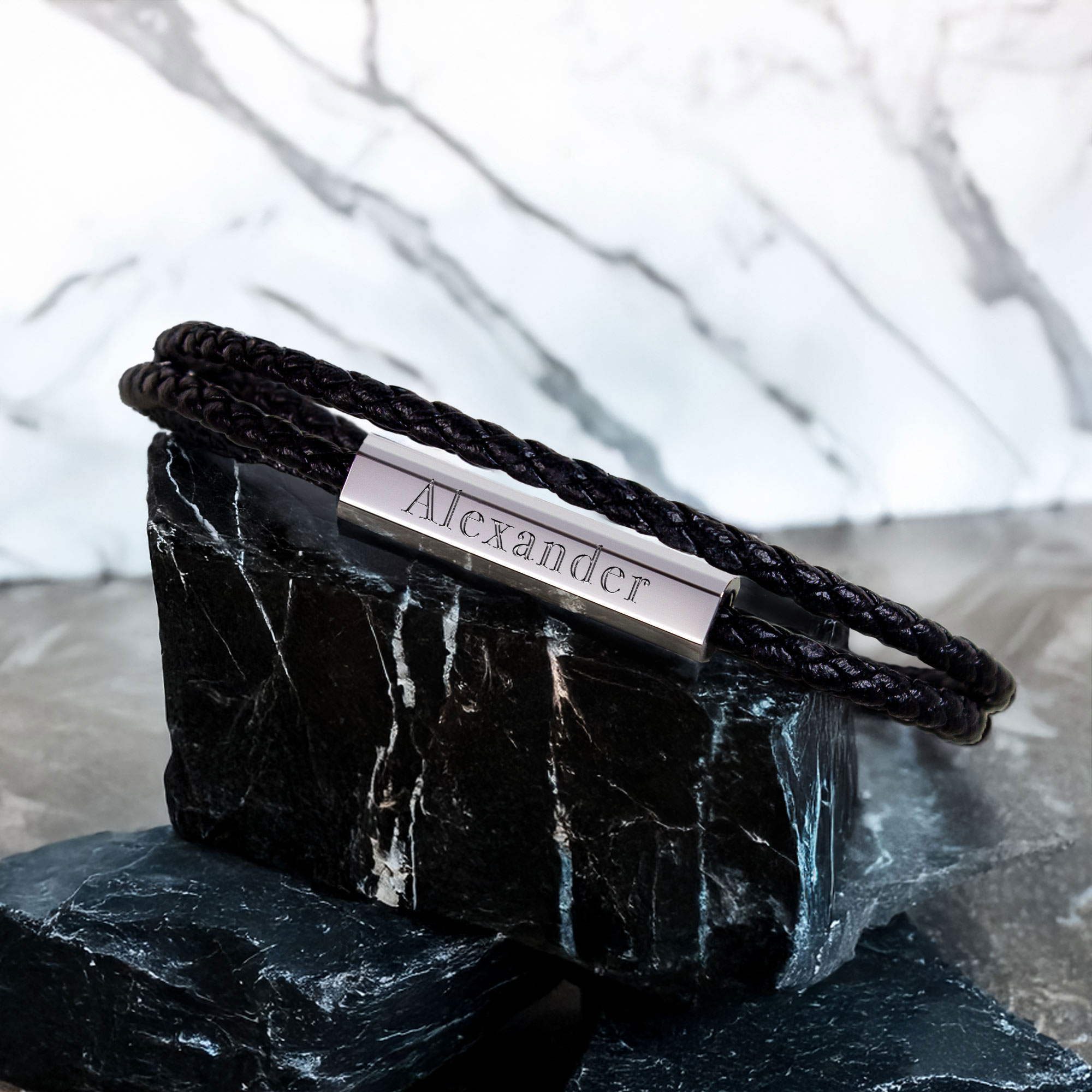 Geflochtenes Lederarmband zum Wickeln mit Gravur - Silber