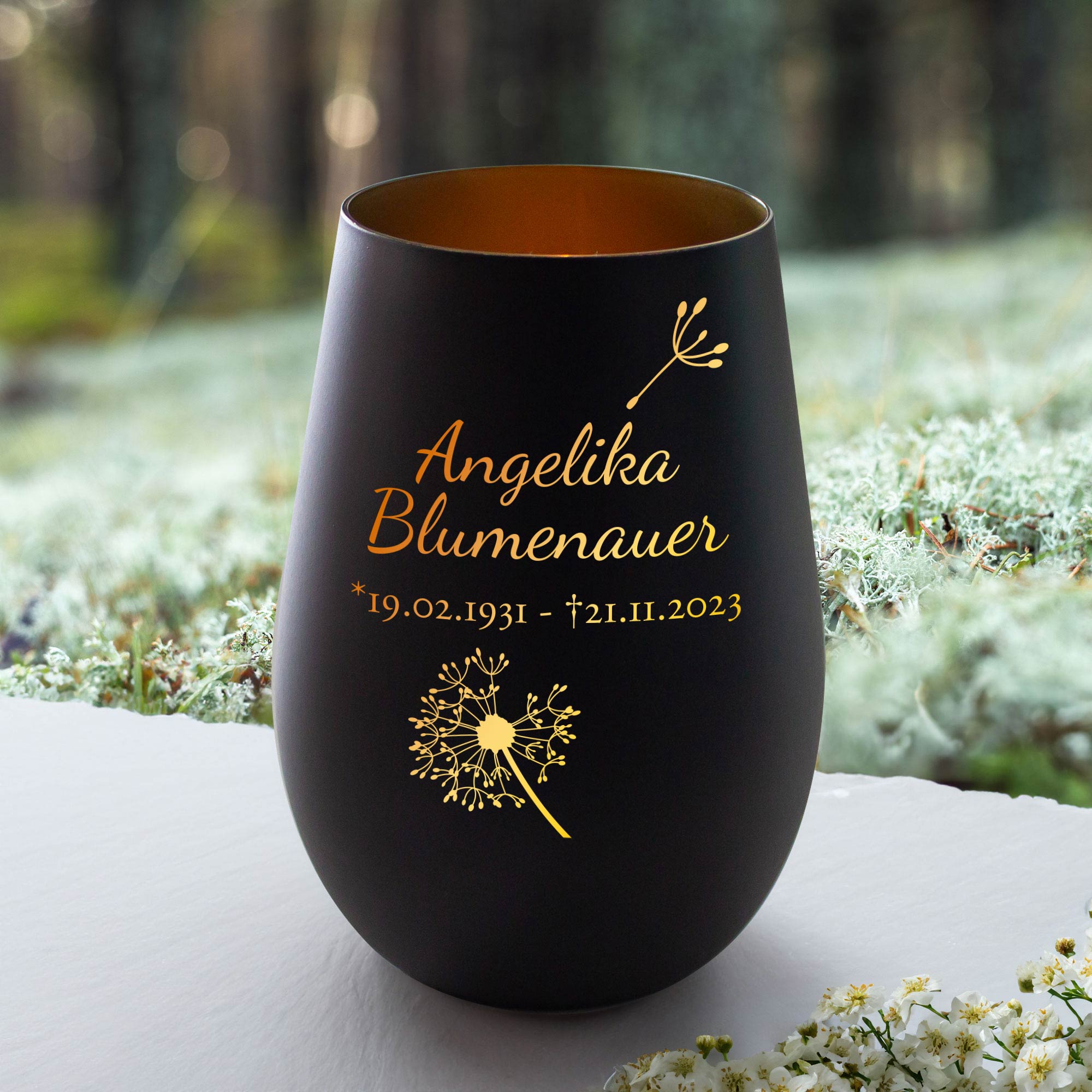 Windlicht mit Trauerblume Gravur - Schwarz