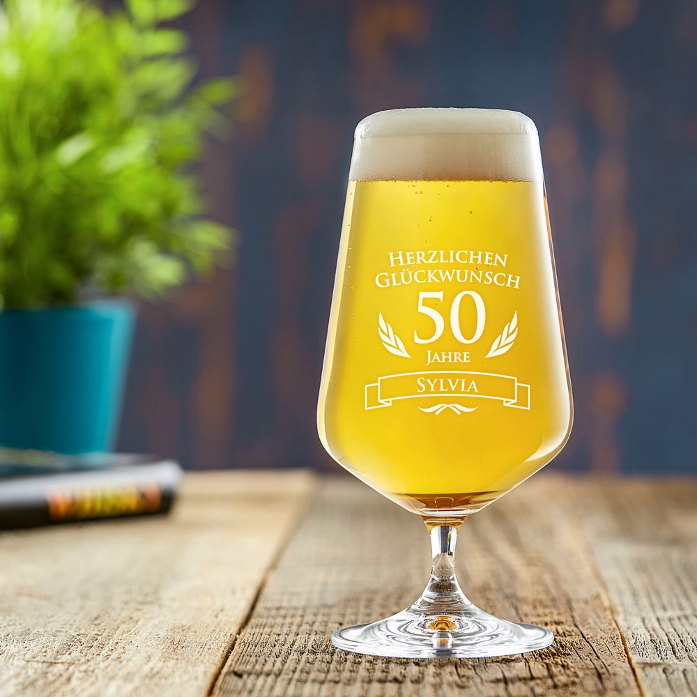 Bierglas mit Gravur 50. Geburtstag Pilstulpe personalisiert